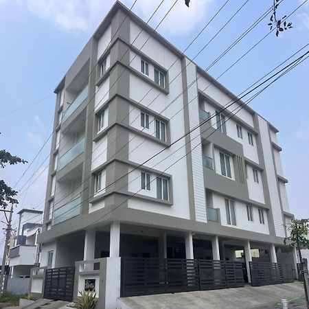 Thulasi Avenue Inn Pollāchi エクステリア 写真