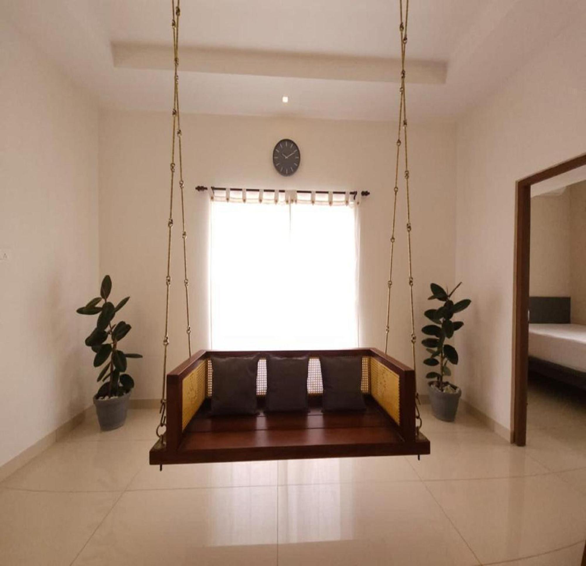 Thulasi Avenue Inn Pollāchi エクステリア 写真