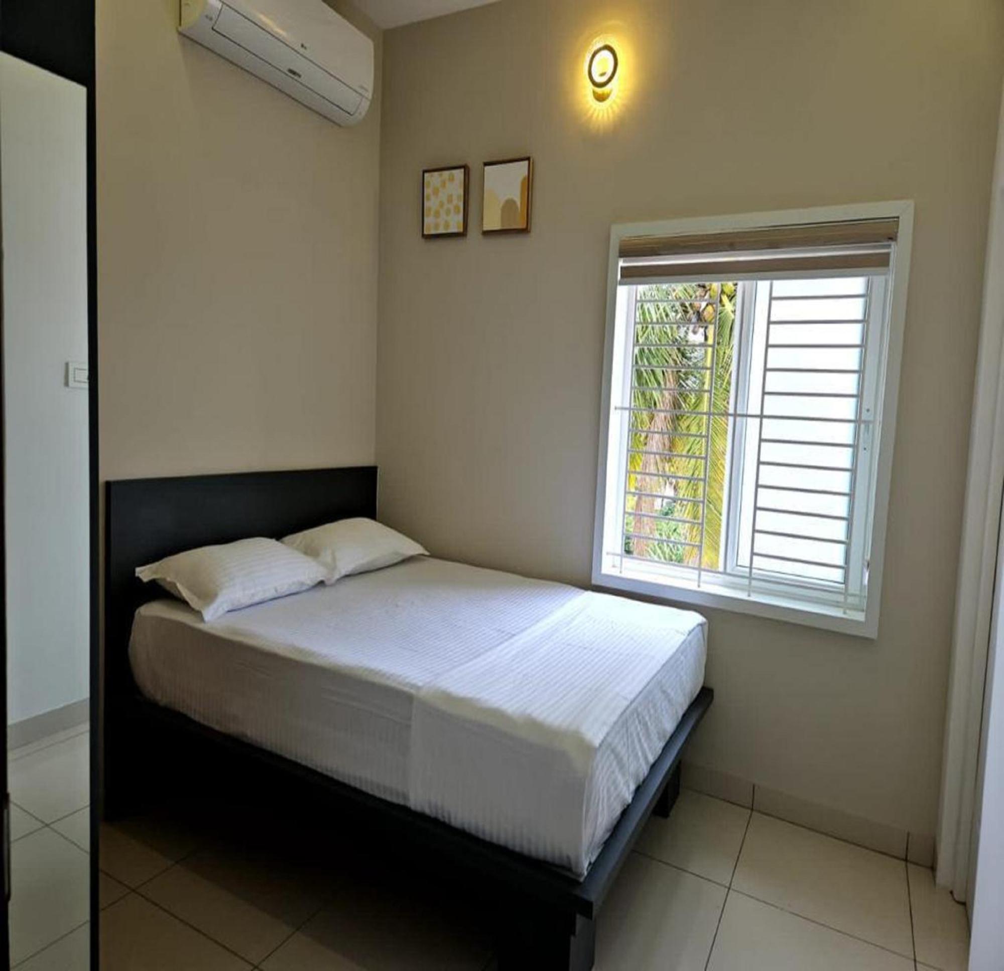 Thulasi Avenue Inn Pollāchi エクステリア 写真