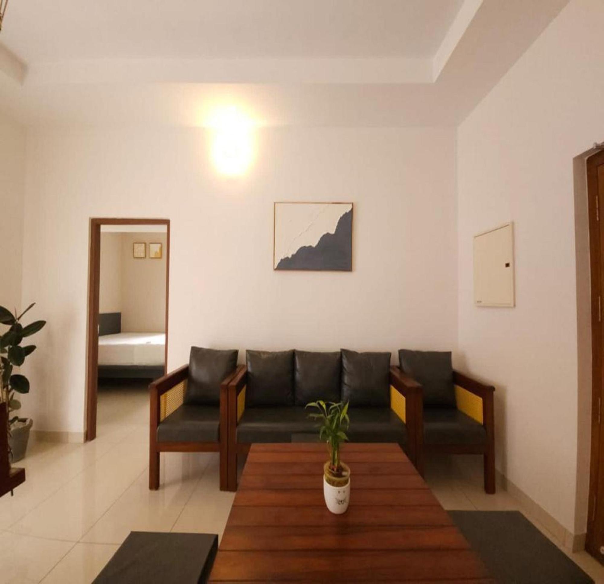 Thulasi Avenue Inn Pollāchi エクステリア 写真