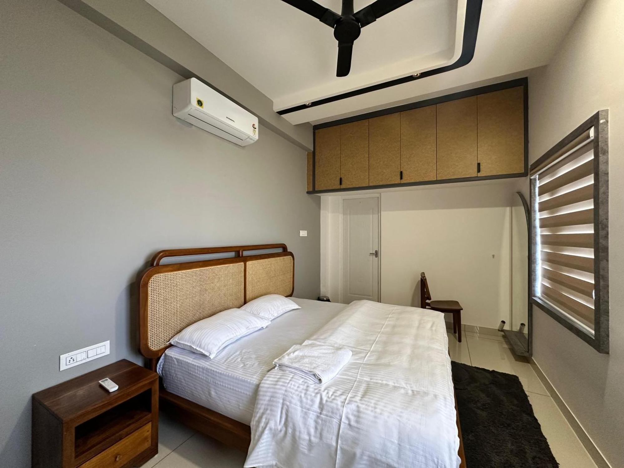 Thulasi Avenue Inn Pollāchi エクステリア 写真