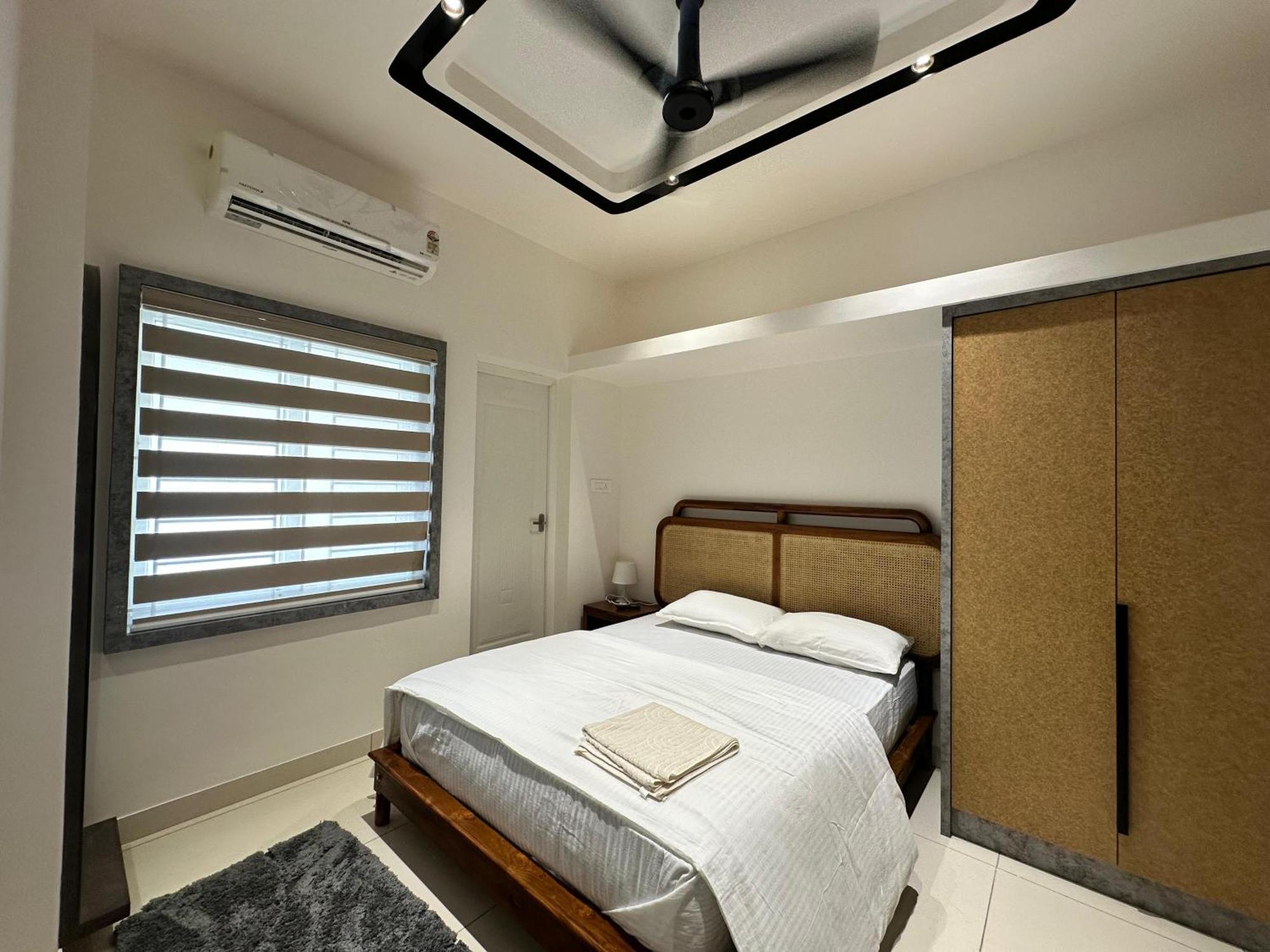 Thulasi Avenue Inn Pollāchi エクステリア 写真