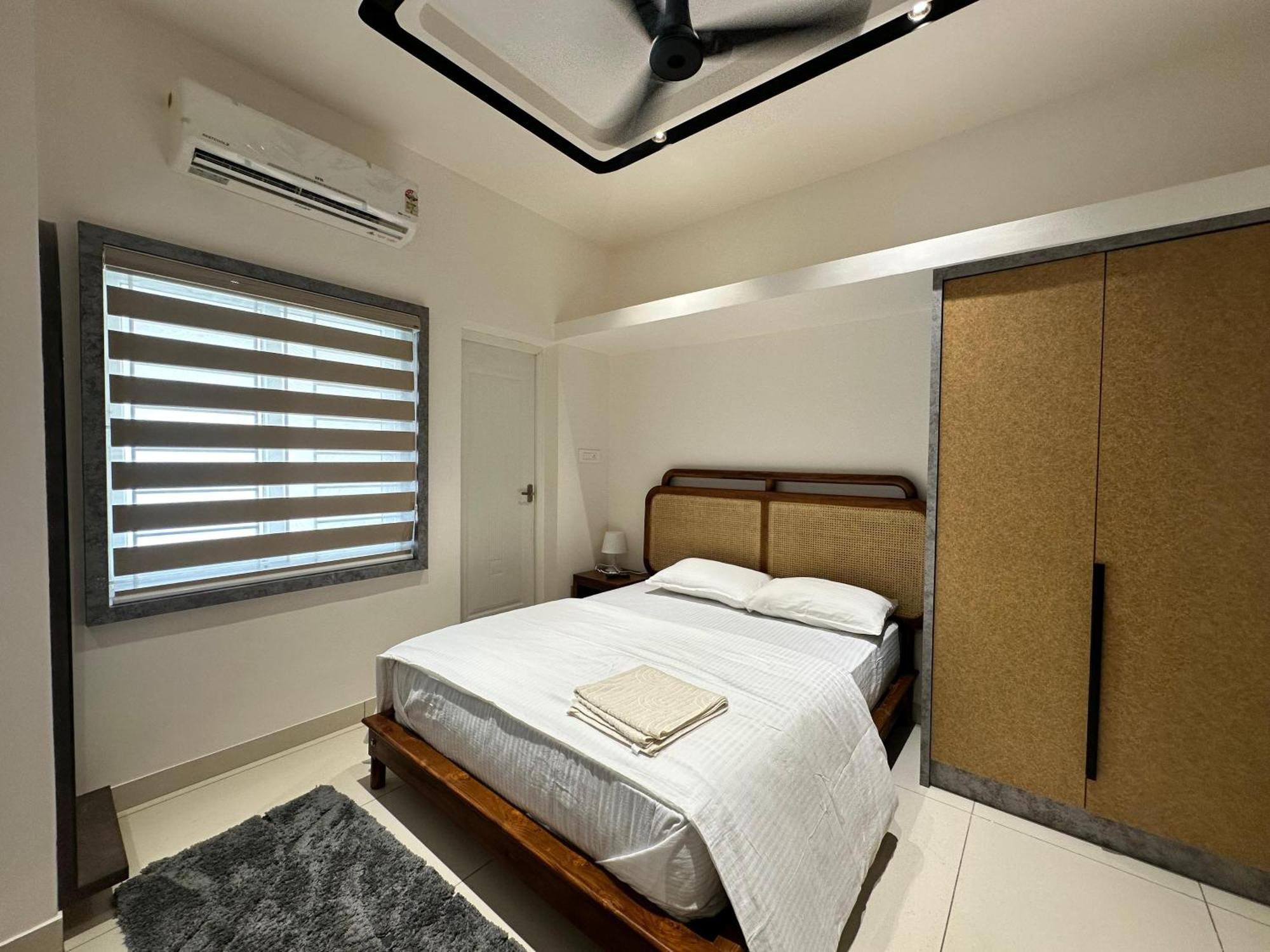 Thulasi Avenue Inn Pollāchi エクステリア 写真