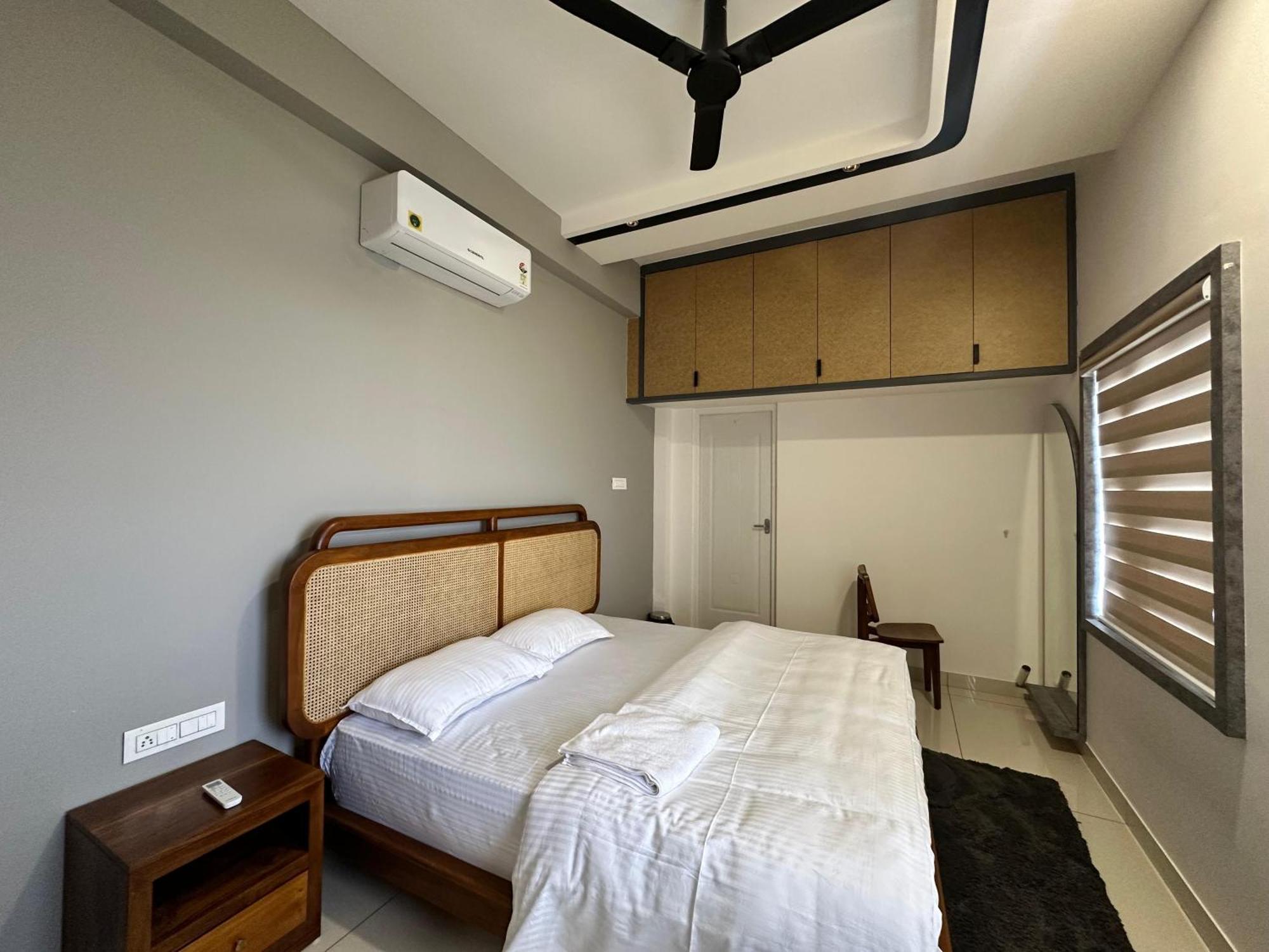 Thulasi Avenue Inn Pollāchi エクステリア 写真